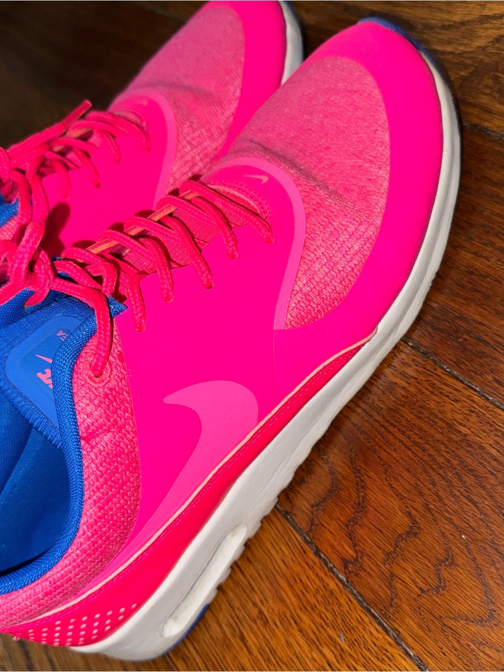 LIKE NEW- Nike Air Max